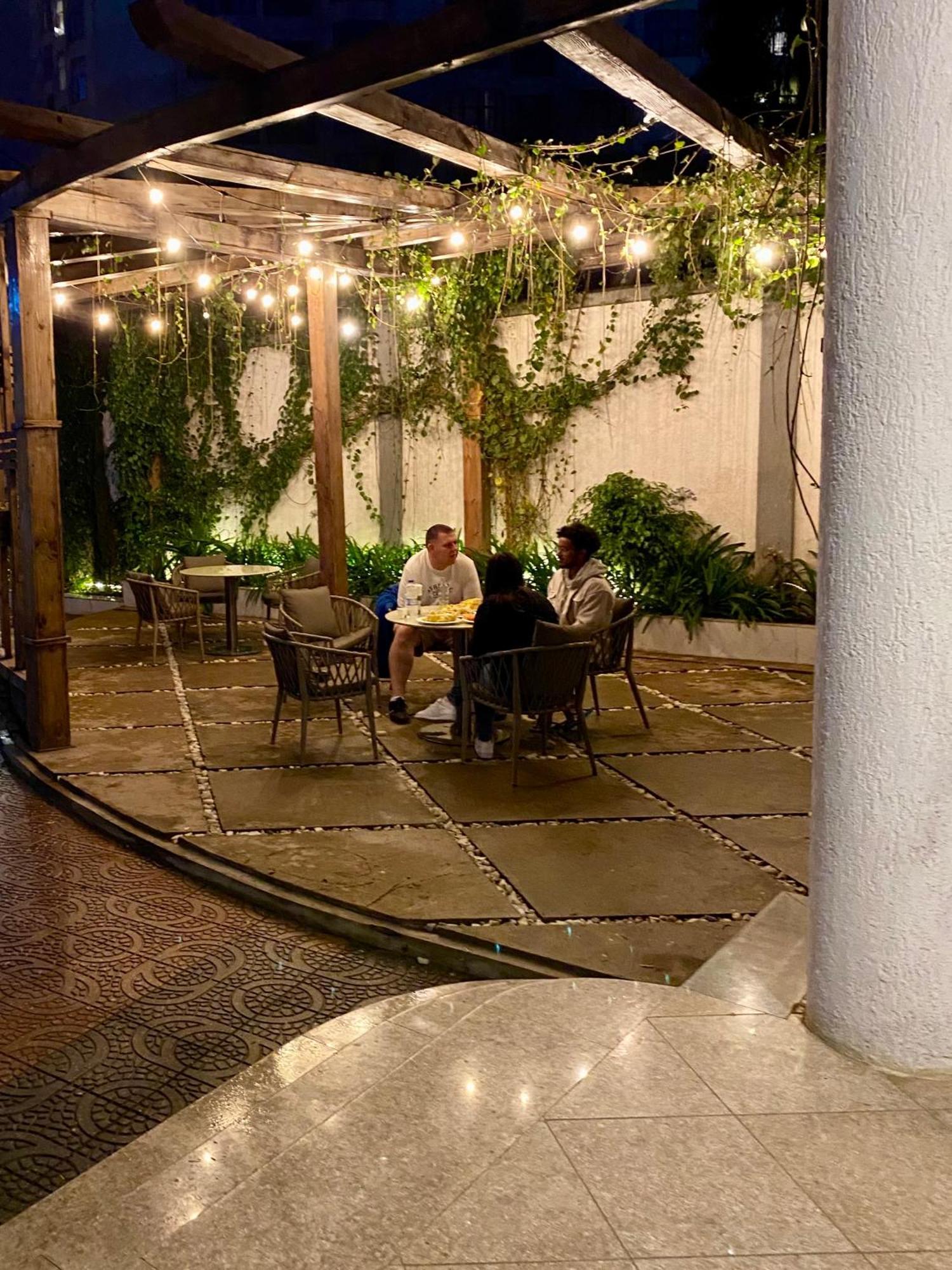 Social House Bed & Breakfast Addis Ababa Exterior photo