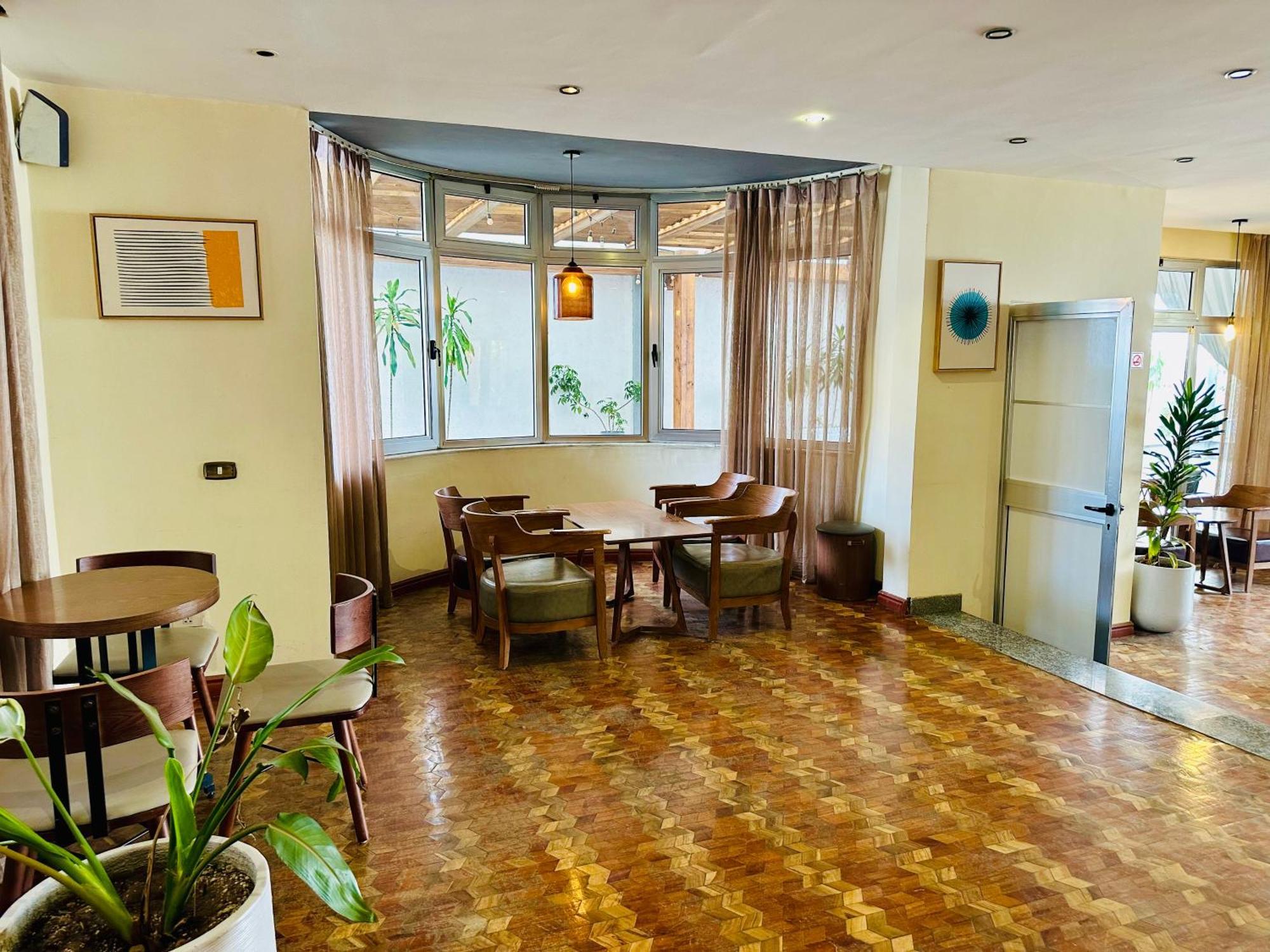 Social House Bed & Breakfast Addis Ababa Exterior photo