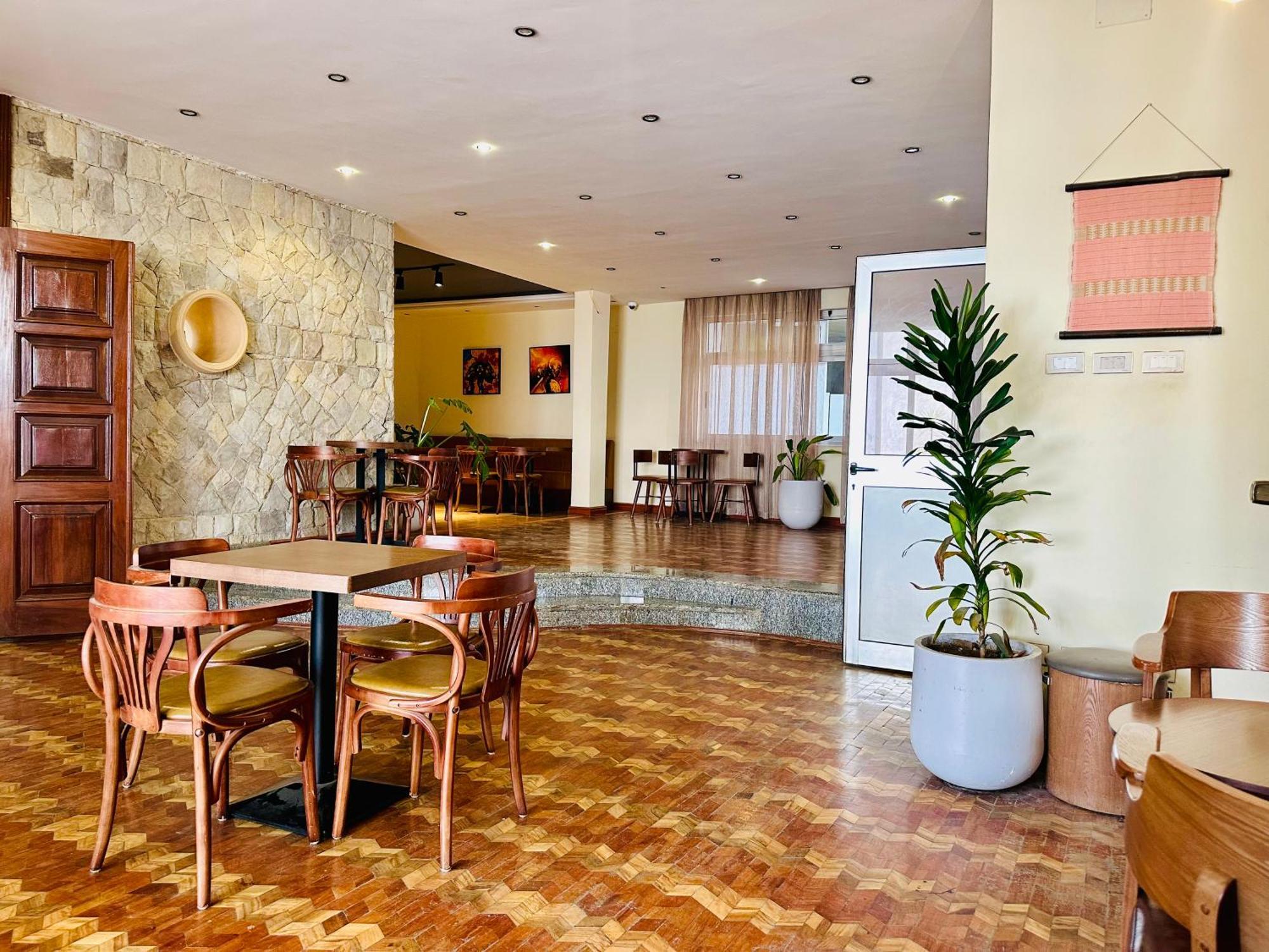 Social House Bed & Breakfast Addis Ababa Exterior photo